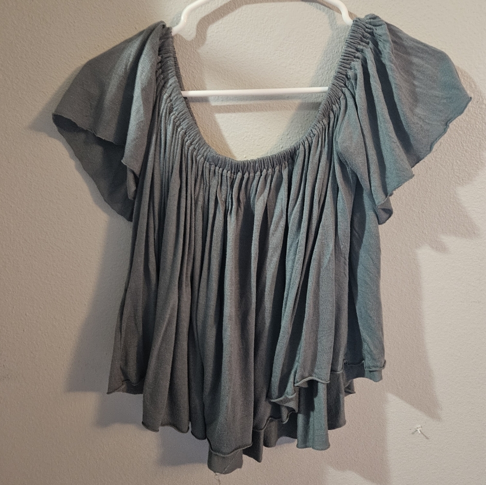 Off Shoulder Flowy Crop Top - Picture 2 of 6